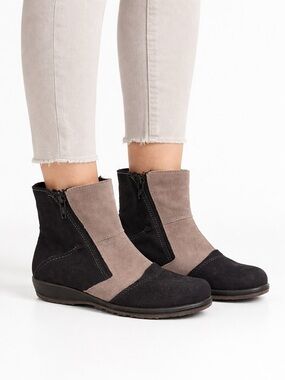 Size 8W Martino Women’s Two Tone Suede Ankle Boots Side Zip Comfort